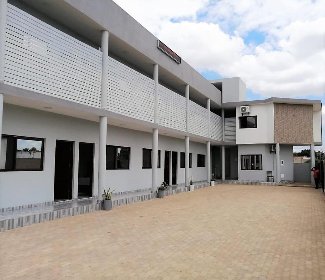 40 40 Accommodation Matola Exterior foto